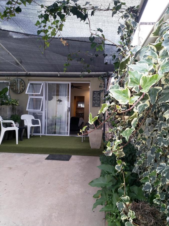 The Oak Treehouse Bnb Queenstown Bagian luar foto